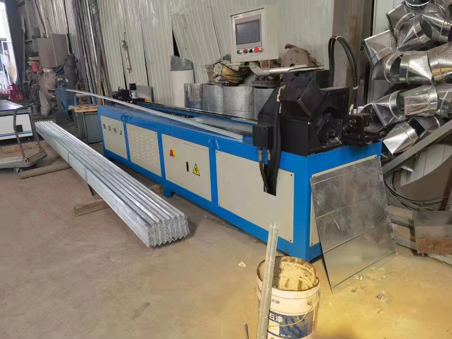 角鋼沖剪機